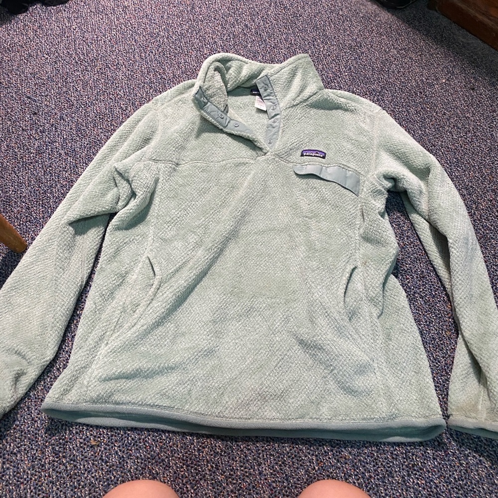 Patagonia Women's Sweater in Light Green